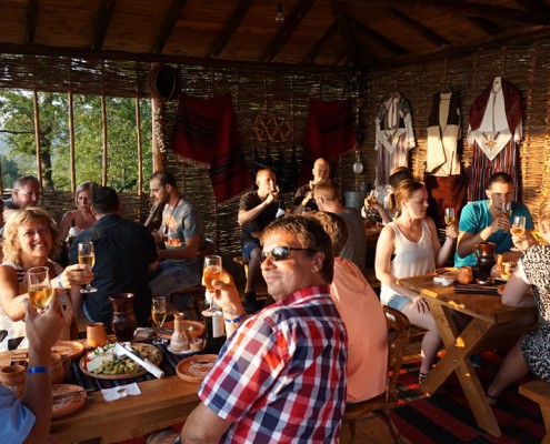 Sommerferie i Makedonien Vinsmagning med fantastisk søudsigt i Ohrid